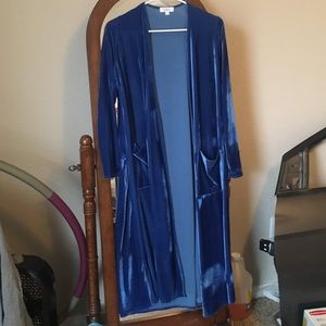 BNWT Small blue velvet Lularoe sarah
